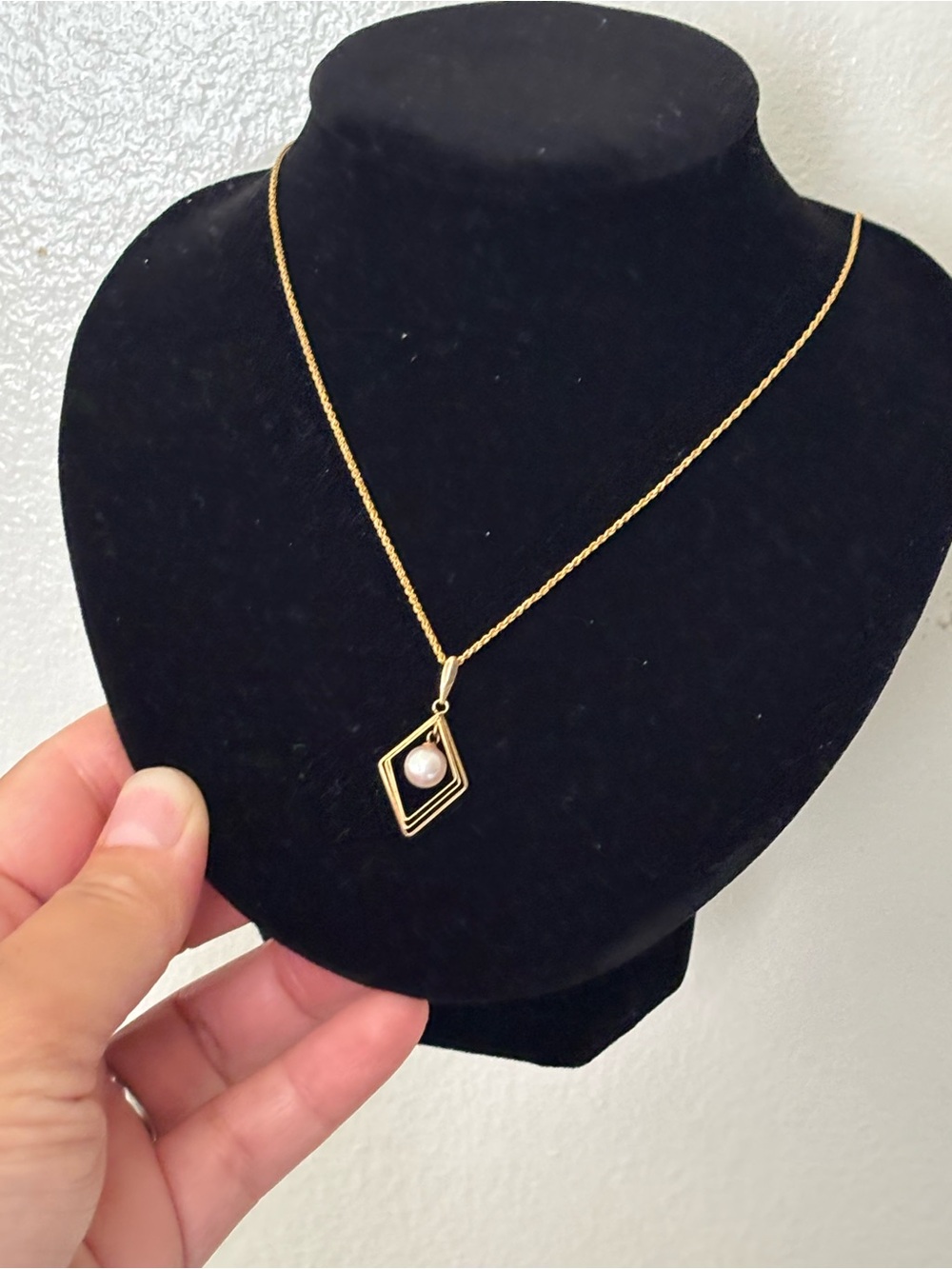 Beautiful New solid 18K Gold sea Pearl Pendant Necklace